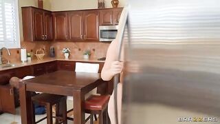 The life of bimbo is a very interesting one, especially in the kitchen