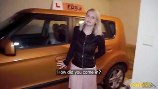 The big dick of a taxi driver showed to the blondie in the car