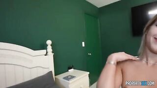 Girl in shorts is fucking with a guy from the first view
