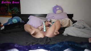 Foot fetish and toe sucking with a hot teen in a solo session