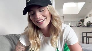 The barista was caught cheating on her boyfriend at work