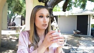 A mature woman got her ass hole railed and came from it