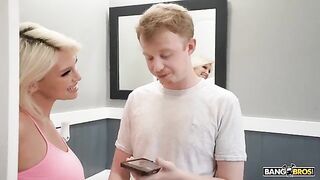 Mom gave me a blowjob and fucked me in my tight ass