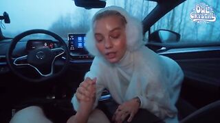 A college girl is getting fucked by stranger in a car