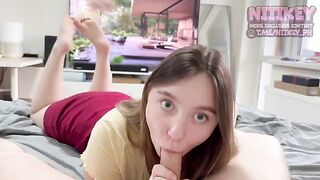 A hot first date with a girl you brought from Tinder