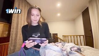 He shot his step-sister’s bubble butt in stunning HD quality to please her