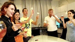 The beginning of a wonderful orgy - HD Porn