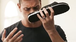 A girl knows how to make a decent blowjob and look into the soul