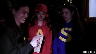 My eyes are darting around from the choice of pussies - Foursome on the couch scene