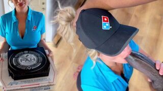 A pizza delivery girl got her face covered with sperm after sex