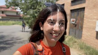 A crazy girl made a blowjob right on the city streets, no shame