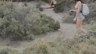 Babe measures the sizes of sponges while getting fucked on the beach