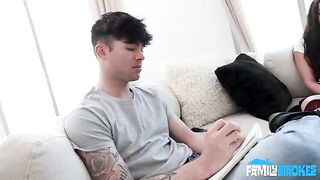 Girl makes a blowjob from first view, showing her throat filled with saliva