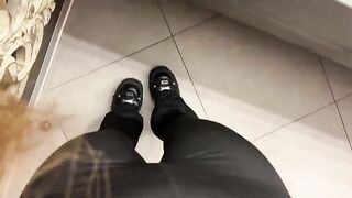 A girl came to the restaurant, her ass was so appetizing