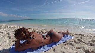 A girl with a magnetic ass was picked up and fucked at the beach