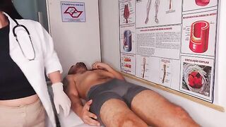 The doctor checked the girl’s pussy by making her cum in front of him
