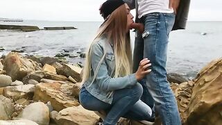 A girl with appetizing forms has sex with her boyfriend outdoors